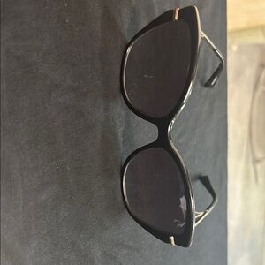 Chic Black Sunglasses